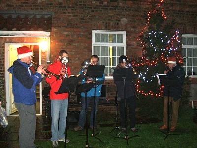 coverpic440a.jpg - 27Kb